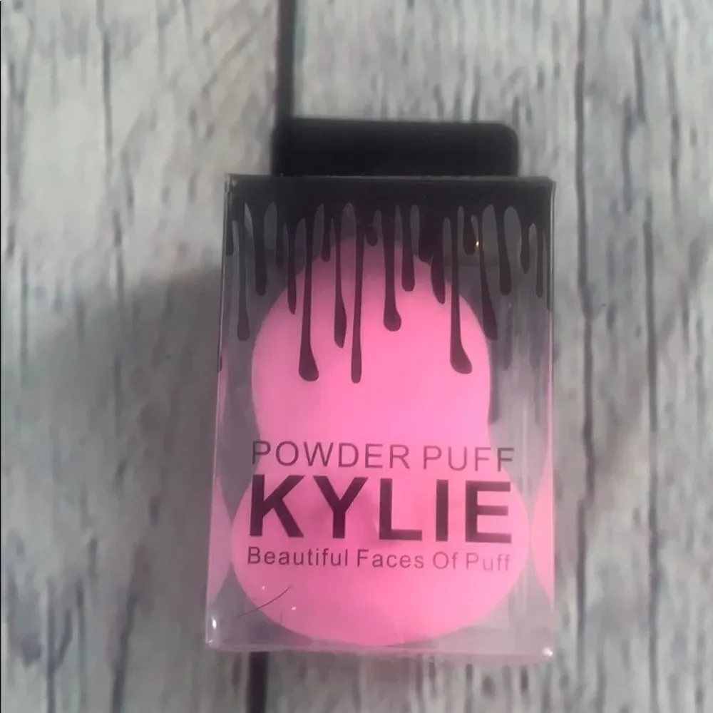 2 Kylie Powder Puff Beauty Blender Assorted Colors